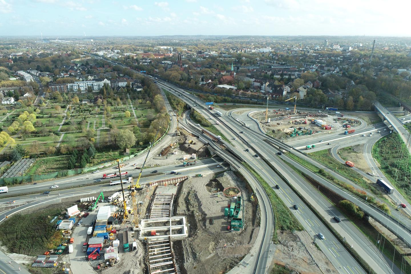 A43: Das Bild zeigt die Baustelle des neuen Tunnels Baukau im Autobahnkreuz Herne.