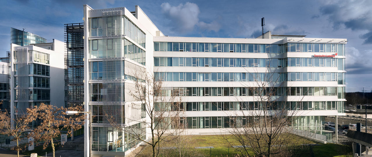 Das Bild zeigt das Bürogebäude der Außenstelle in Stuttgart-Vaihingen der Autobahn GmbH