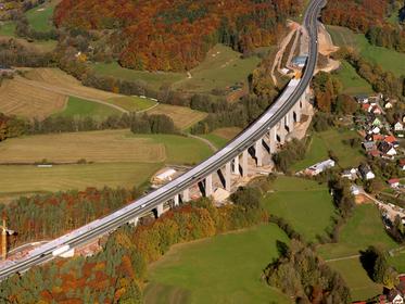 Luftaufnahme der Talbrücke Unterrieden