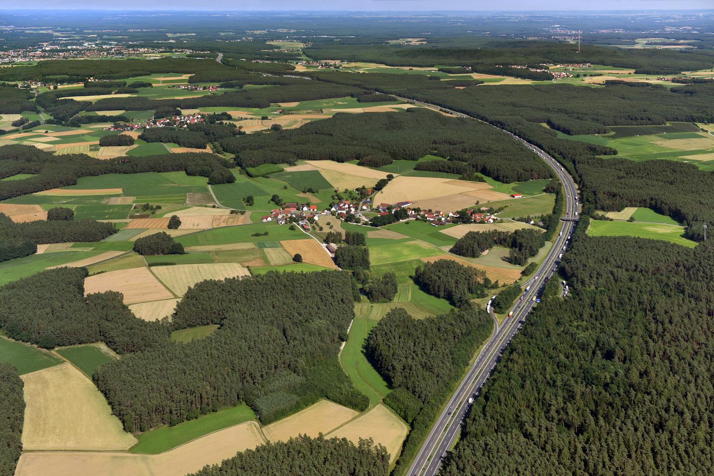 Luftaufnahme A6 bei Dechendorf (Foto: Hajo Dietz - Nürnberg Luftbild)