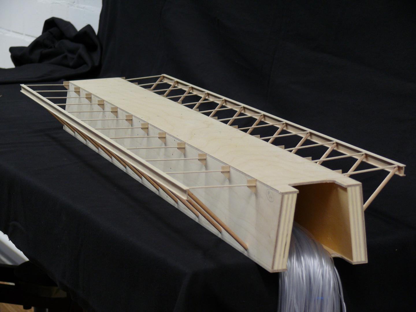 Ein Holzmodell der Talbrücke Rahmede