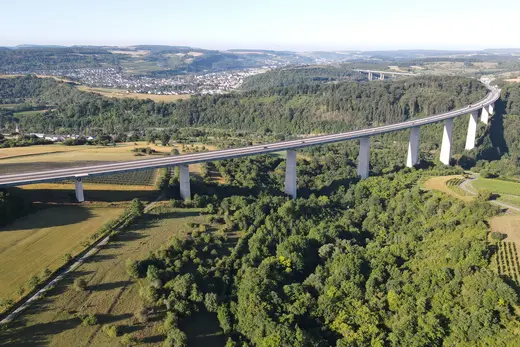 Blick auf die Sauertalbrücke