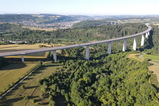 Blick auf die Sauertalbrücke