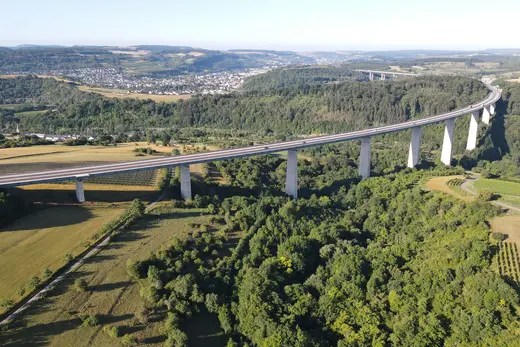 Blick auf die Sauertalbrücke