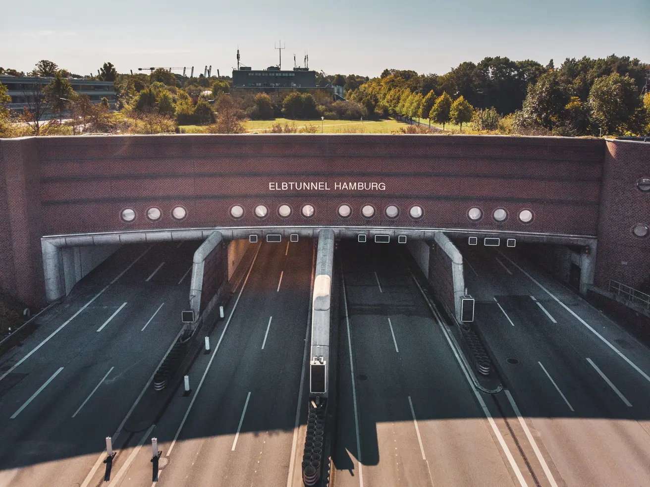 Elbtunnel Nordportal A7 Hamburg
