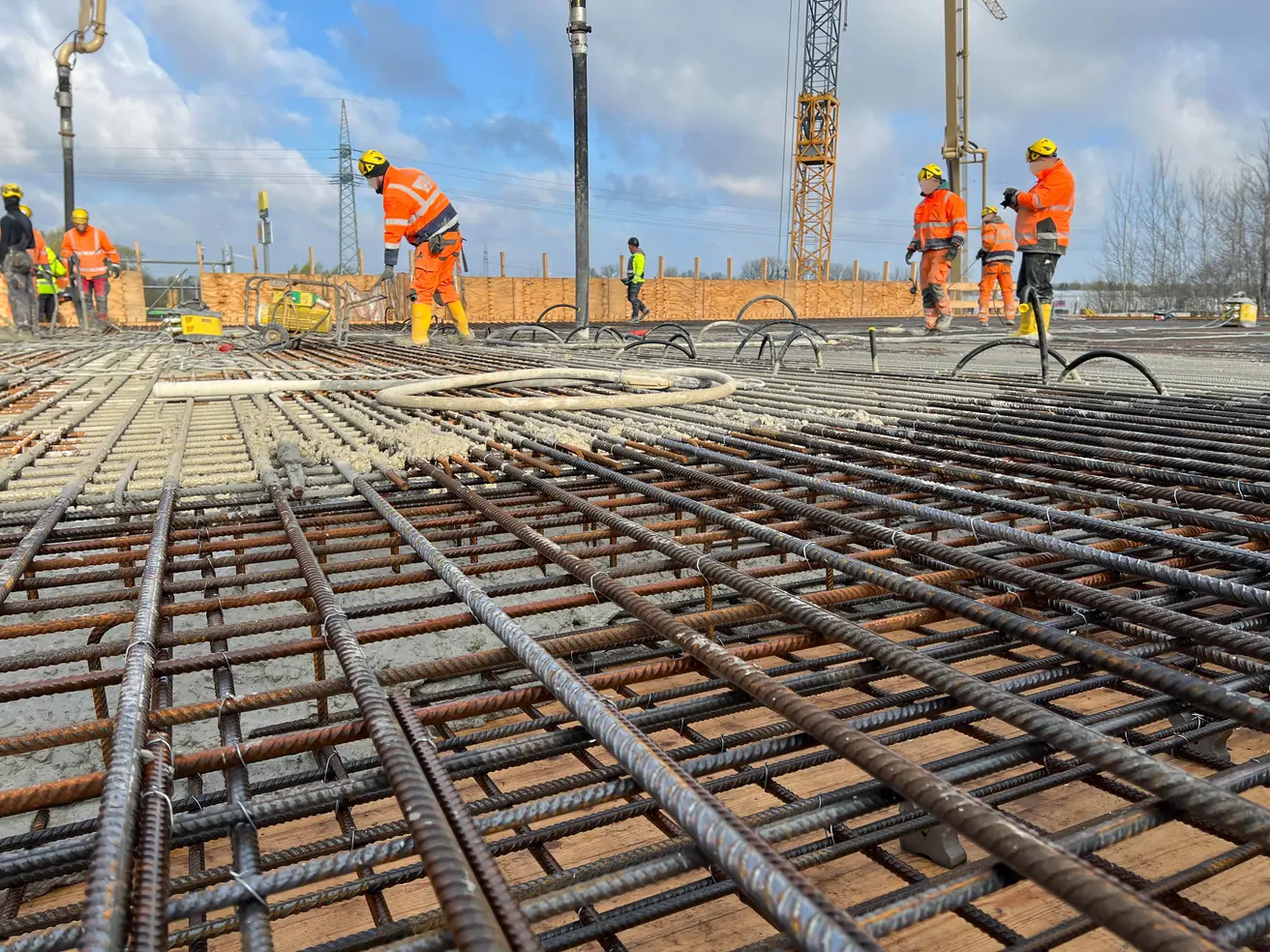 Außer den insgesamt 26 Spannstählen liegt eine Menge Stahlbewehrung im Beton. © Die Autobahn GmbH des Bundes