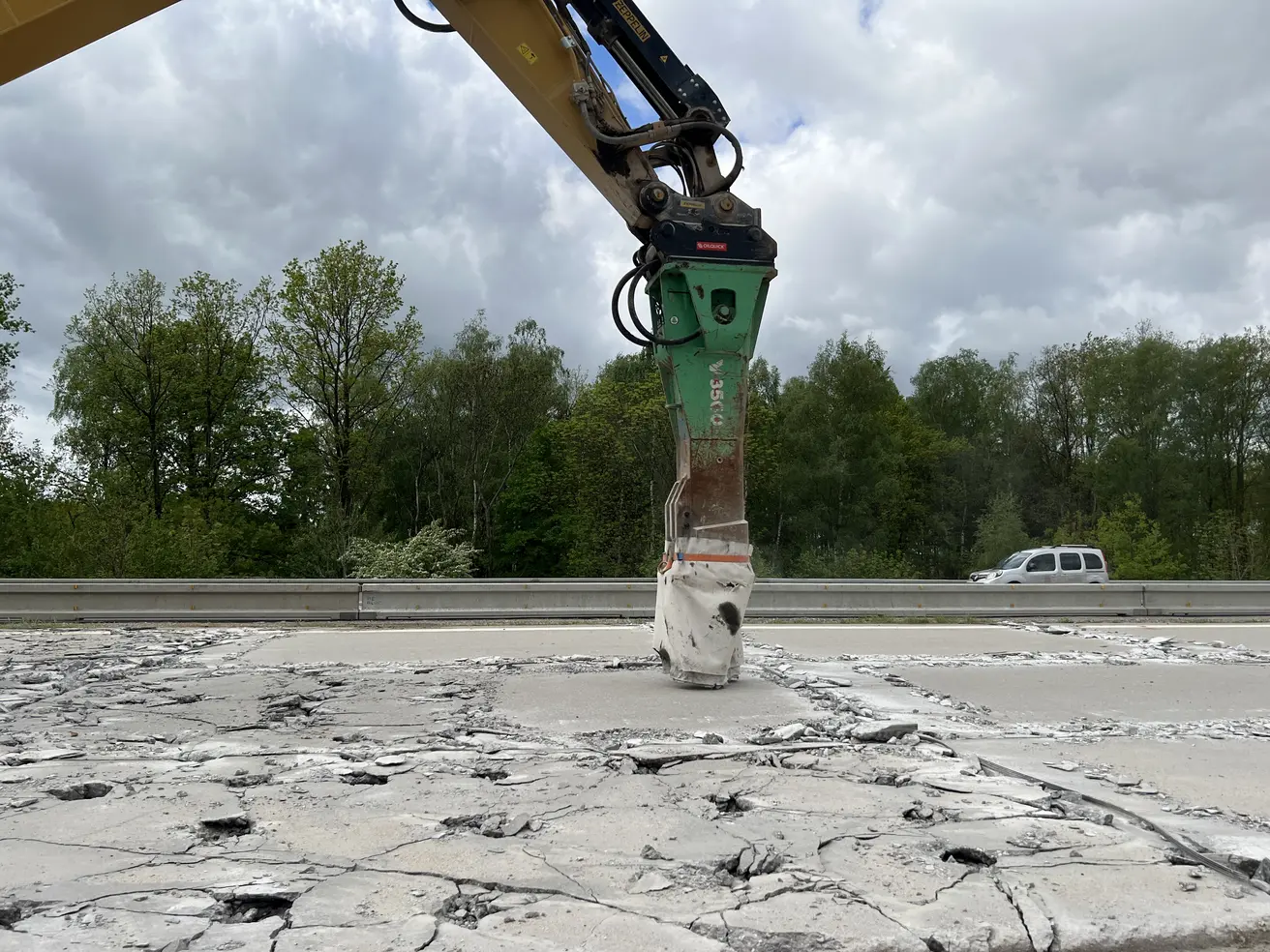 20260506_Abbruch_Fahrbahn-Glauchau.jpg