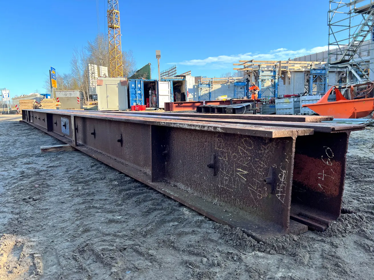 Das Traggerüst besteht u.a. aus massiven Doppel-T-Trägern. © Die Autobahn GmbH des Bundes Das Traggerüst besteht u.a. aus massiven Doppel-T-Trägern. © Die Autobahn GmbH des Bundes