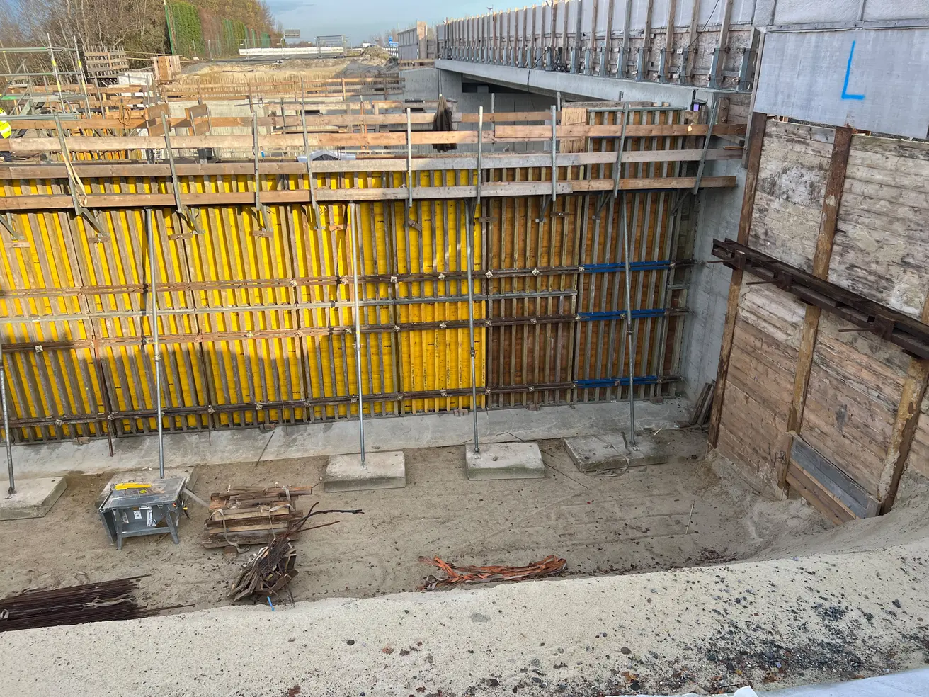 Die Rückseite der Verschalung für das südliche Widerlager. © Die Autobahn GmbH des Bundes