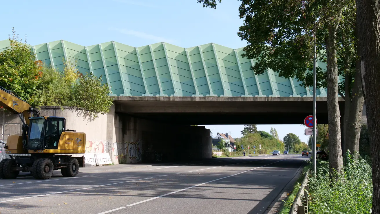 Unterführung: Frankfurter Straße (L333)
