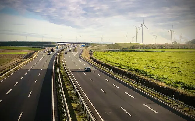 Auf der A44 im Rheinland