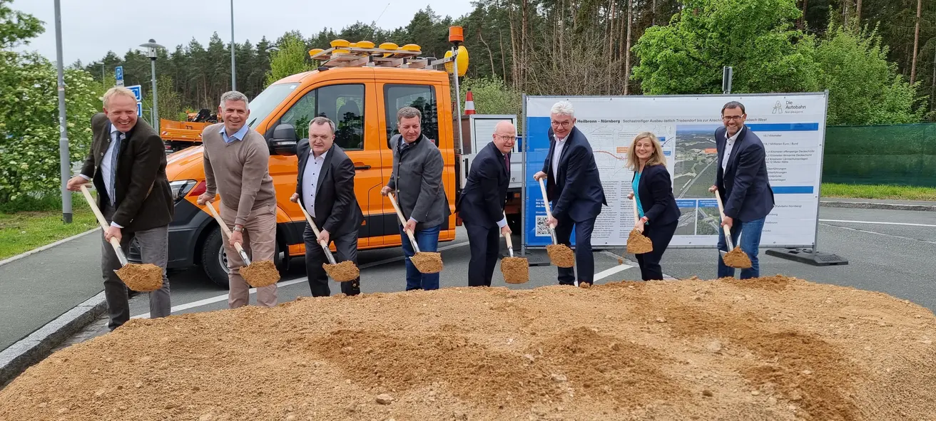 Spatenstich A6 Ausbau Triebendorf - Schwabach; v. l.: Volker Bauer, Stephan Krenz, Reinhard Pirner, Christian Bernreiter, Michael Theurer, Artur Auernhammer, Kristine Lütke, Ralph Edelhäußer