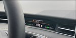 C-ITS-Warnmeldung „Baustelle voraus“ im Fahrzeug-Cockpit