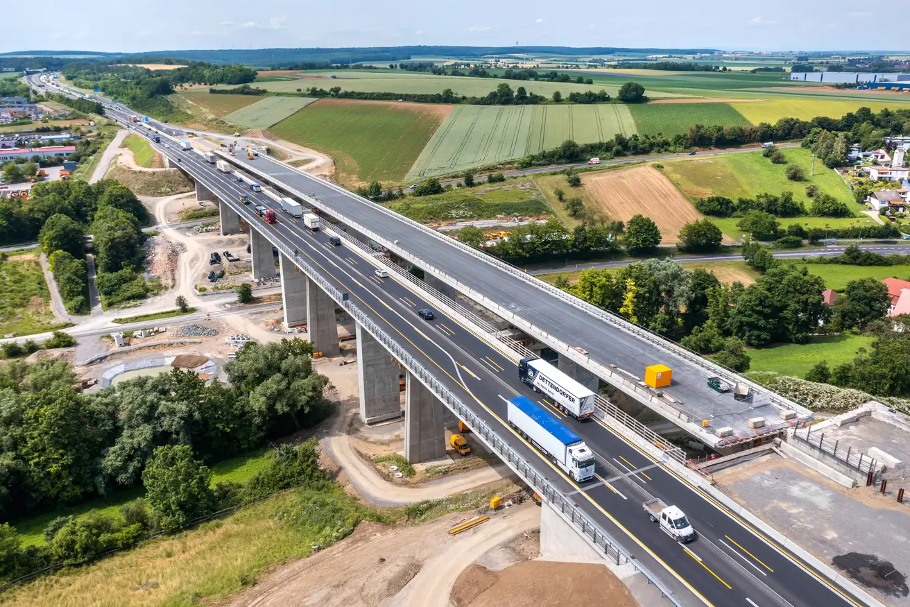 Luftaufnahme der Talbrücke Kürnach (Foto: Jan R. Schäfer)