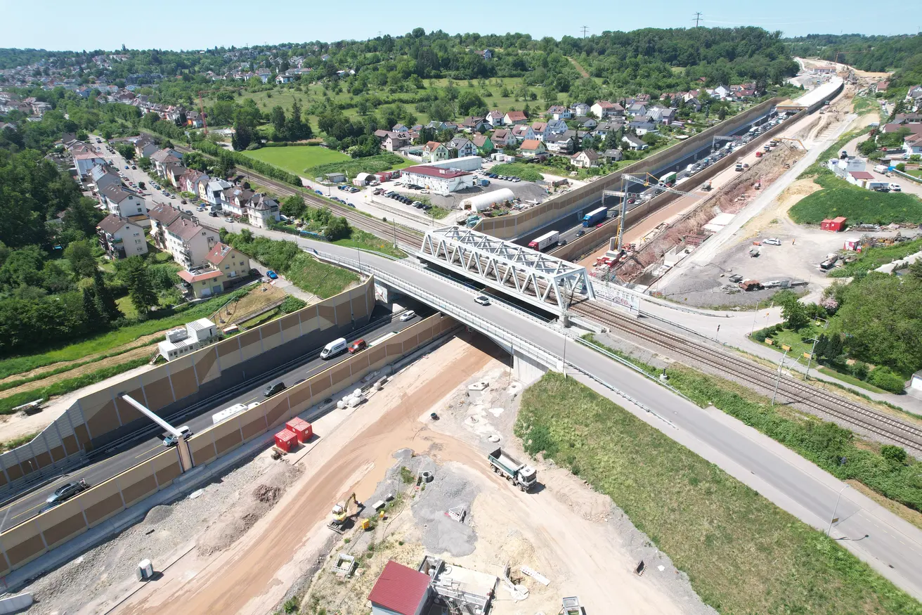 Quelle: Autobahn GmbH | Blick in Fahrtrichtung Karlsruhe. Bau der neuen Richtungsfahrbahn Karlsruhe.