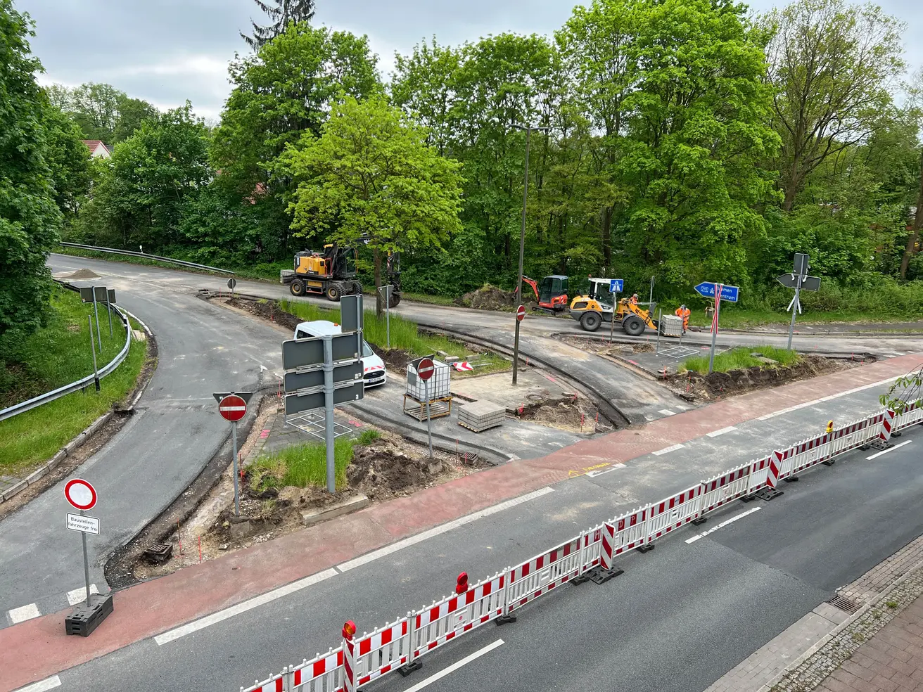 An der Anschlussstelle Vegesack-Hafen wird unter anderem eine Verkehrsinsel neu gebaut, bevor die Fahrbahnen der Aus- und Auffahrt erneuert werden. © Die Autobahn GmbH des Bundes An der Anschlussstelle Vegesack-Hafen wird unter anderem eine Verkehrsinsel neu gebaut, bevor die Fahrbahnen der Aus- und Auffahrt erneuert werden. © Die Autobahn GmbH des Bundes