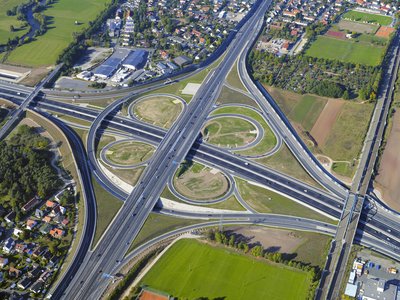 Luftaufnahme vom Autobahnkreuz Fürth/Erlangen A3/A73 (Foto: Oliver Acker)