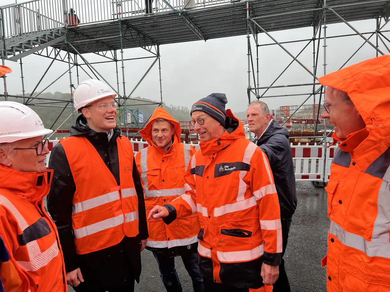 Gruppenbild auf der Brücke