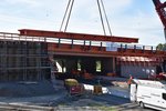 2025 05 10 Westhofen Eine Brücke wird eingehoben.