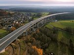 Luftaufnahme der Talbrücke Unterrieden (Foto: Hajo Dietz - Nürnberg Luftbild)