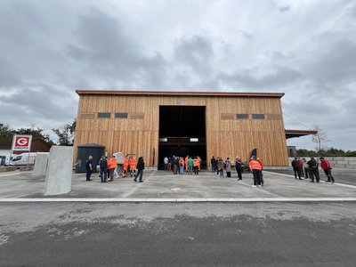 251008_SchluesselUebergabe_SalzHalle_AMElmshorn_Aussen Außenansicht der neuen Salzhalle auf dem Betriebshof der Autobahnmeisterei (AM) Elmshorn
