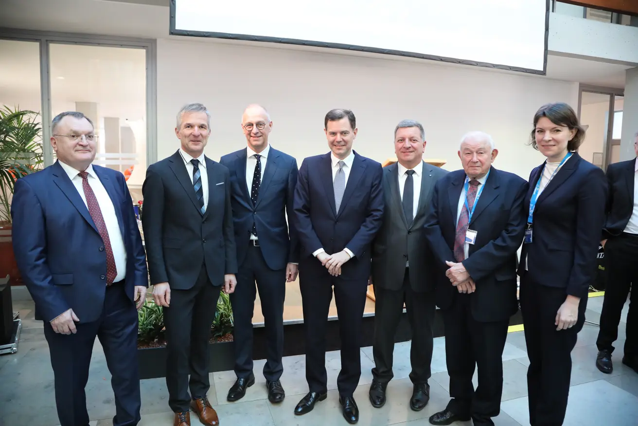 Verabschiedung des Direktors der Niederlassung Nordbayern Reinhard Pirner, Thomas Pfeifer, Dirk Brandenburger, Dr. Michael Güntner, Christian Bernreiter, Dr. Günther Beckstein, Emmi Zeulner