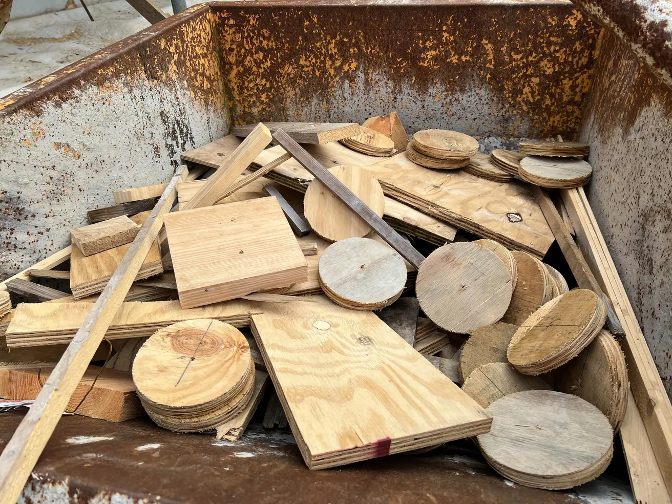 Aus der Verschalung gesägte Teile. © Die Autobahn GmbH des Bundes Aus der Verschalung gesägte Teile. © Die Autobahn GmbH des Bundes