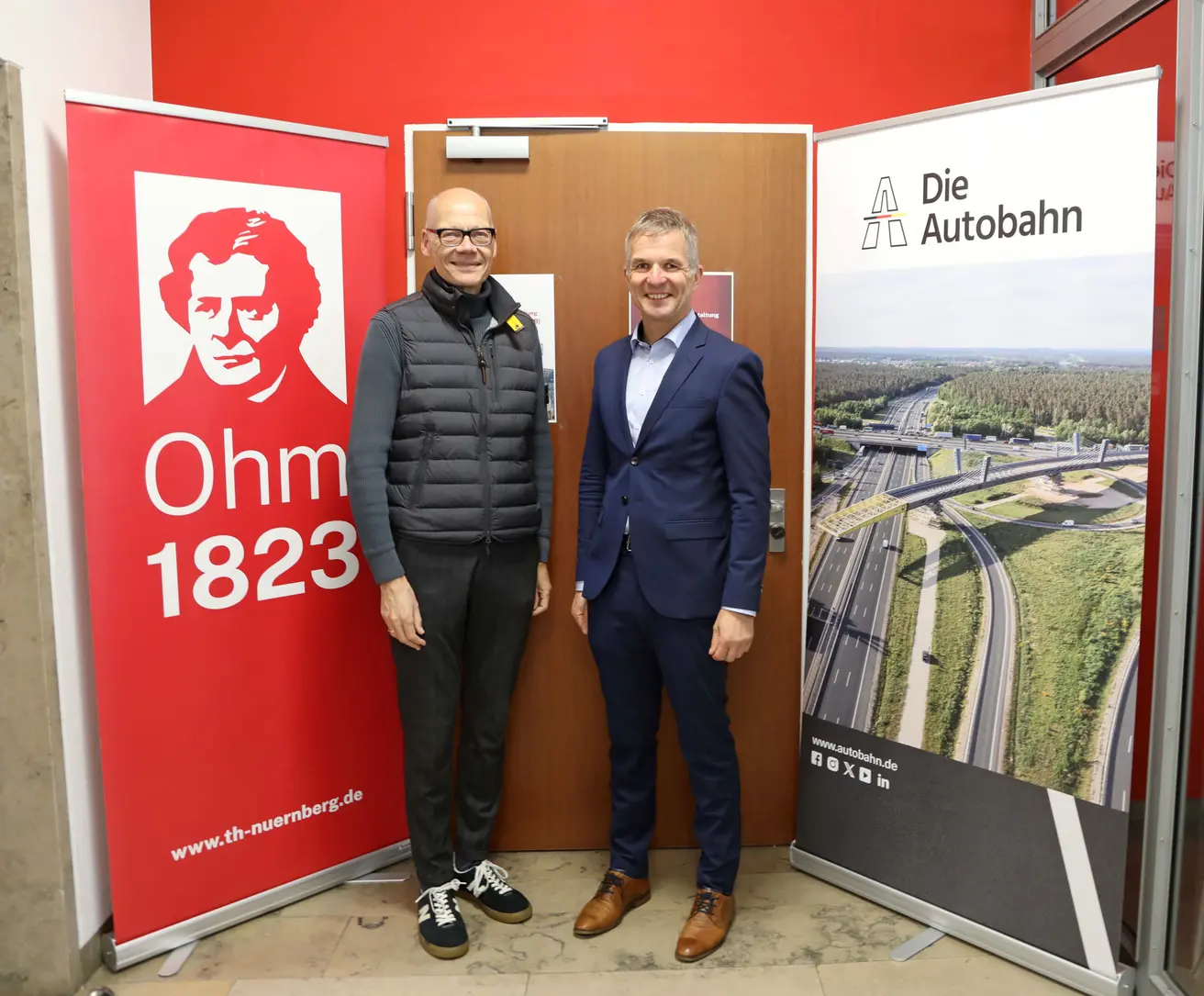 v. l. Prof. Dr. Nils Oberbeck, Präsident der Technischen Hochschule; Thomas Pfeifer, Direktor der Niederlassung Nordbayern