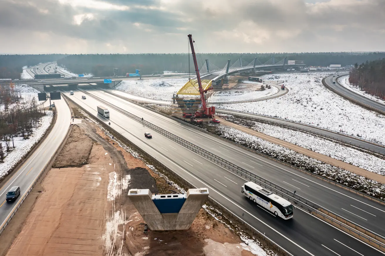Vierter Verschub des Overfly am Autobahnkreuz Nürnberg-Ost