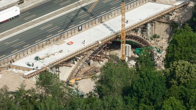 Luftaufnahme der Schwarzachbrücke (Foto: Tom Bauer)